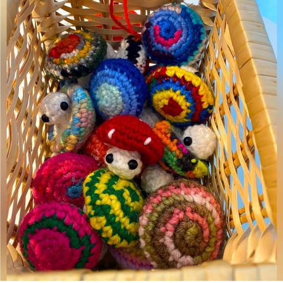 2 Left BUY NOW4 Entries Buy in for a Name Brand Bag Giveaway $75+ value for $25 - Picture 9 of 15